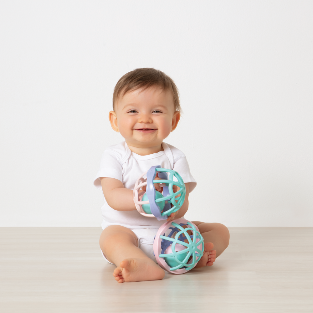 Bola Baby Ball Cute Colors Buba Com Chocalho - Menina