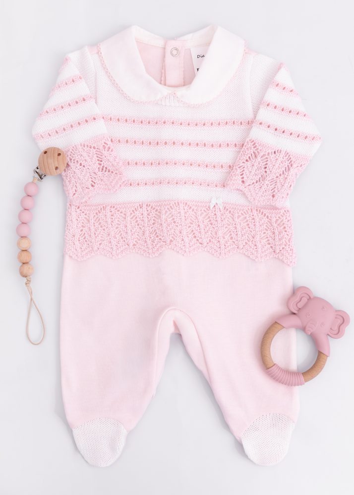 Macacão Bebê em Tricot e Suedine Rosa Claro