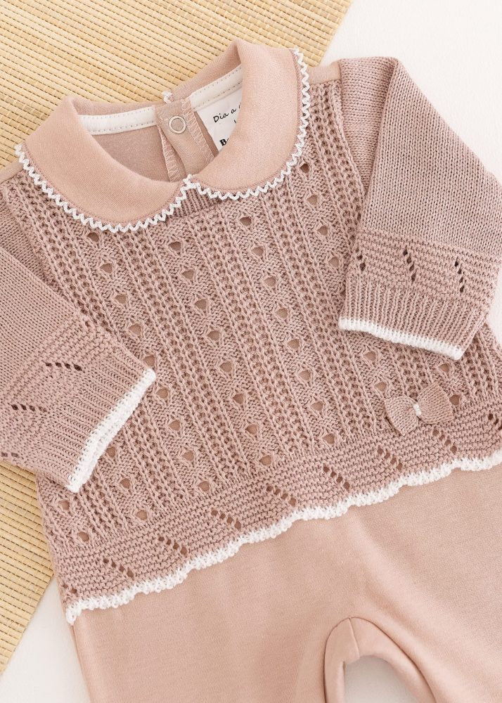 Macacão Bebê em Tricot e Suedine Rosê